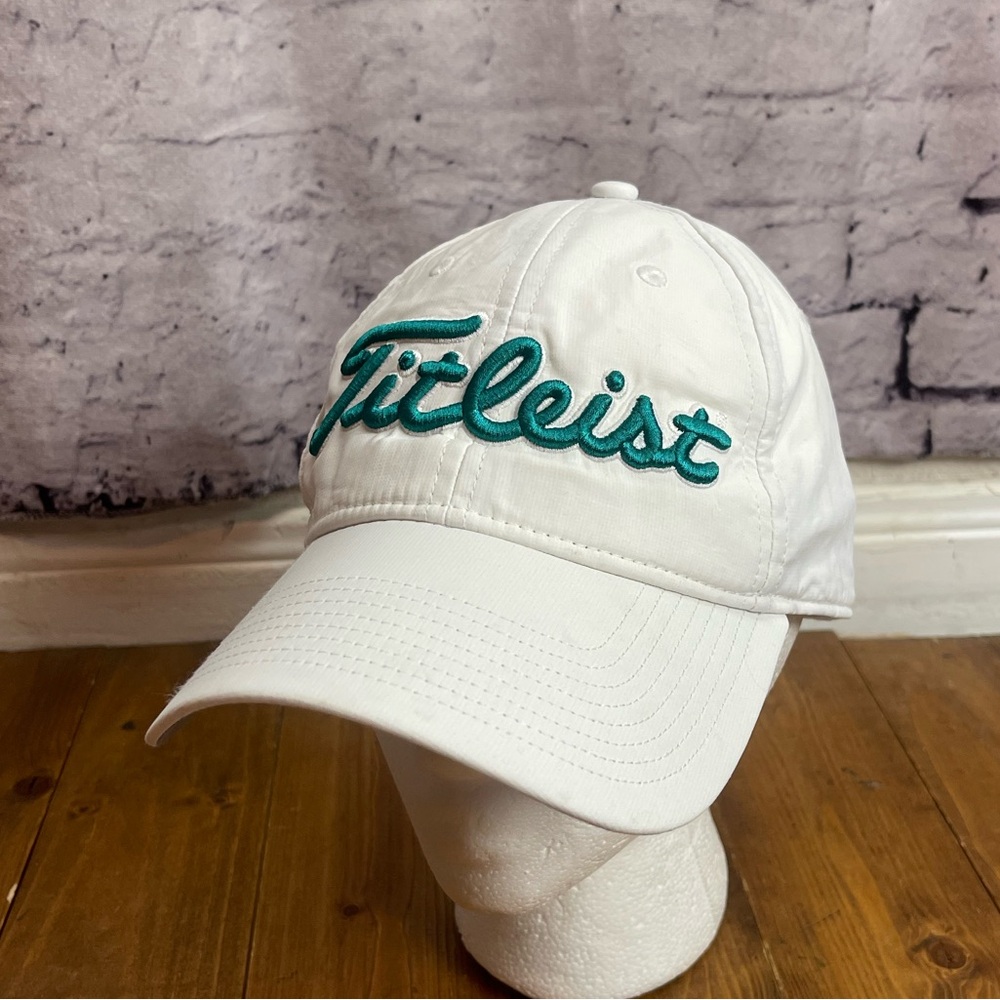 Titleist white and turquoise baseball cap Santa Rosa golf course